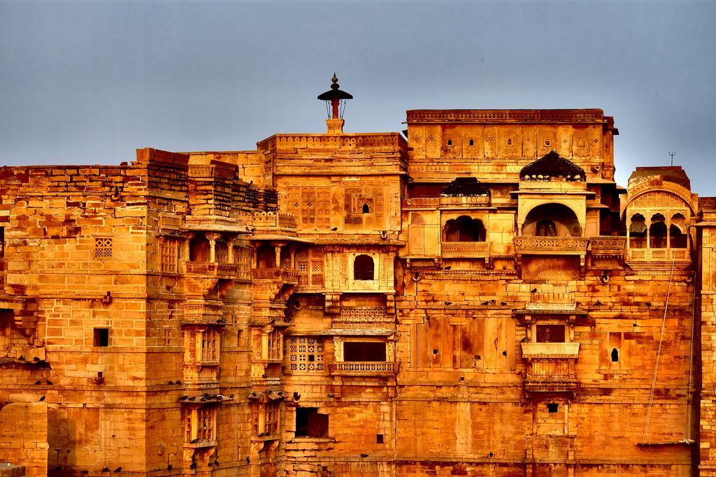 Hotel Garh Jaisal Haveli Jaisalmer Bagian luar foto
