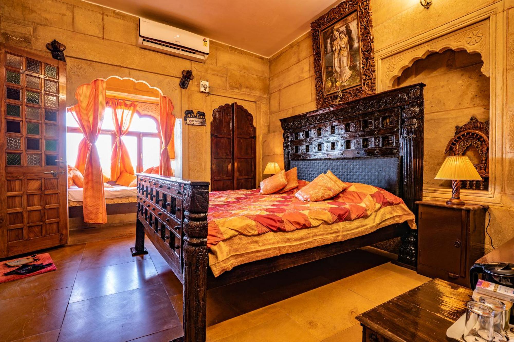 Hotel Garh Jaisal Haveli Jaisalmer Bagian luar foto