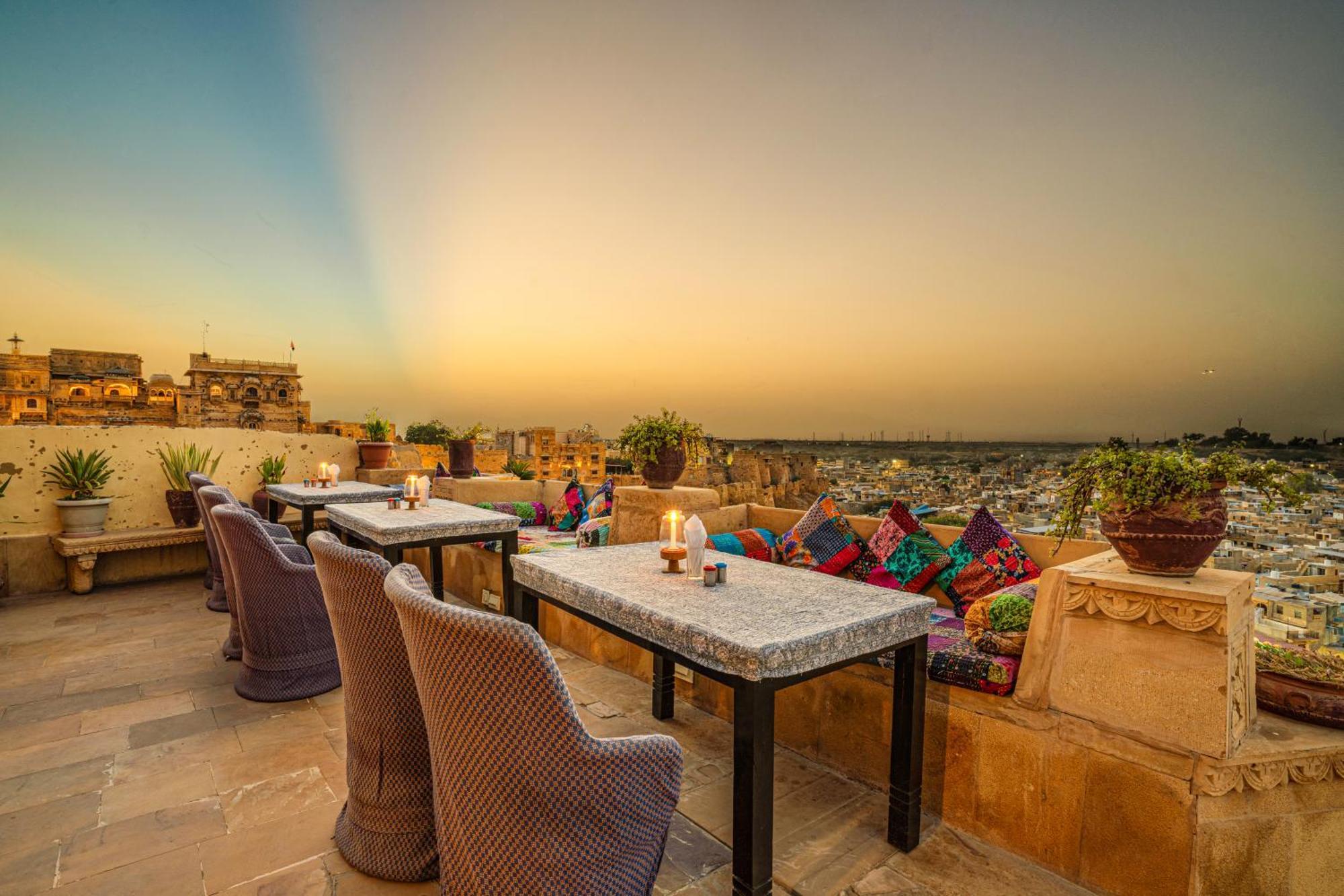Hotel Garh Jaisal Haveli Jaisalmer Bagian luar foto