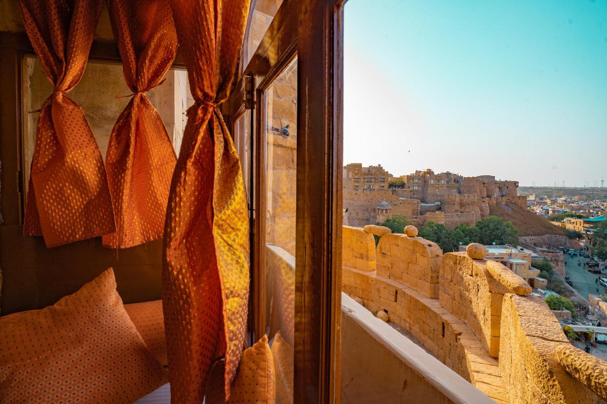 Hotel Garh Jaisal Haveli Jaisalmer Bagian luar foto