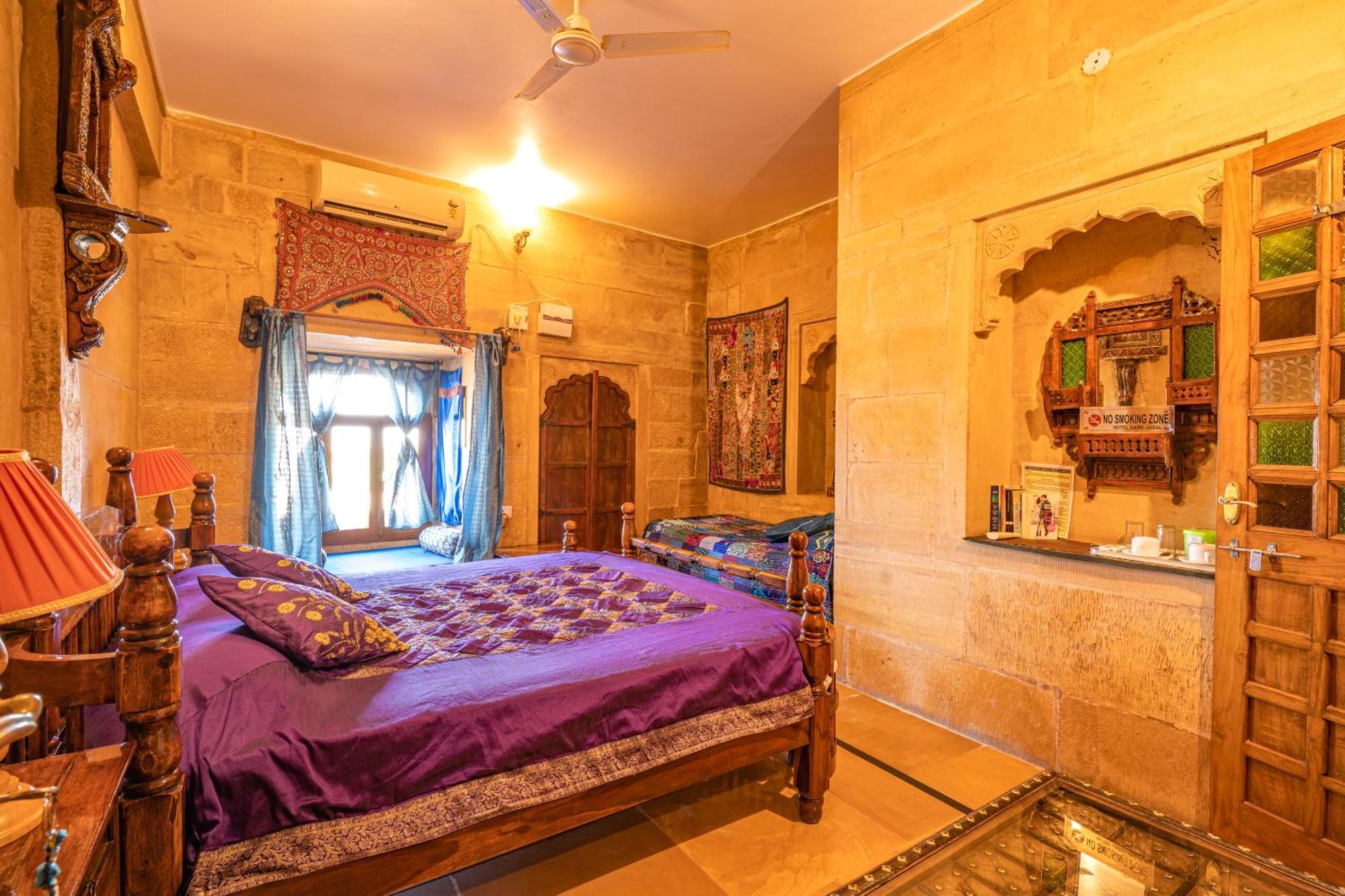 Hotel Garh Jaisal Haveli Jaisalmer Bagian luar foto