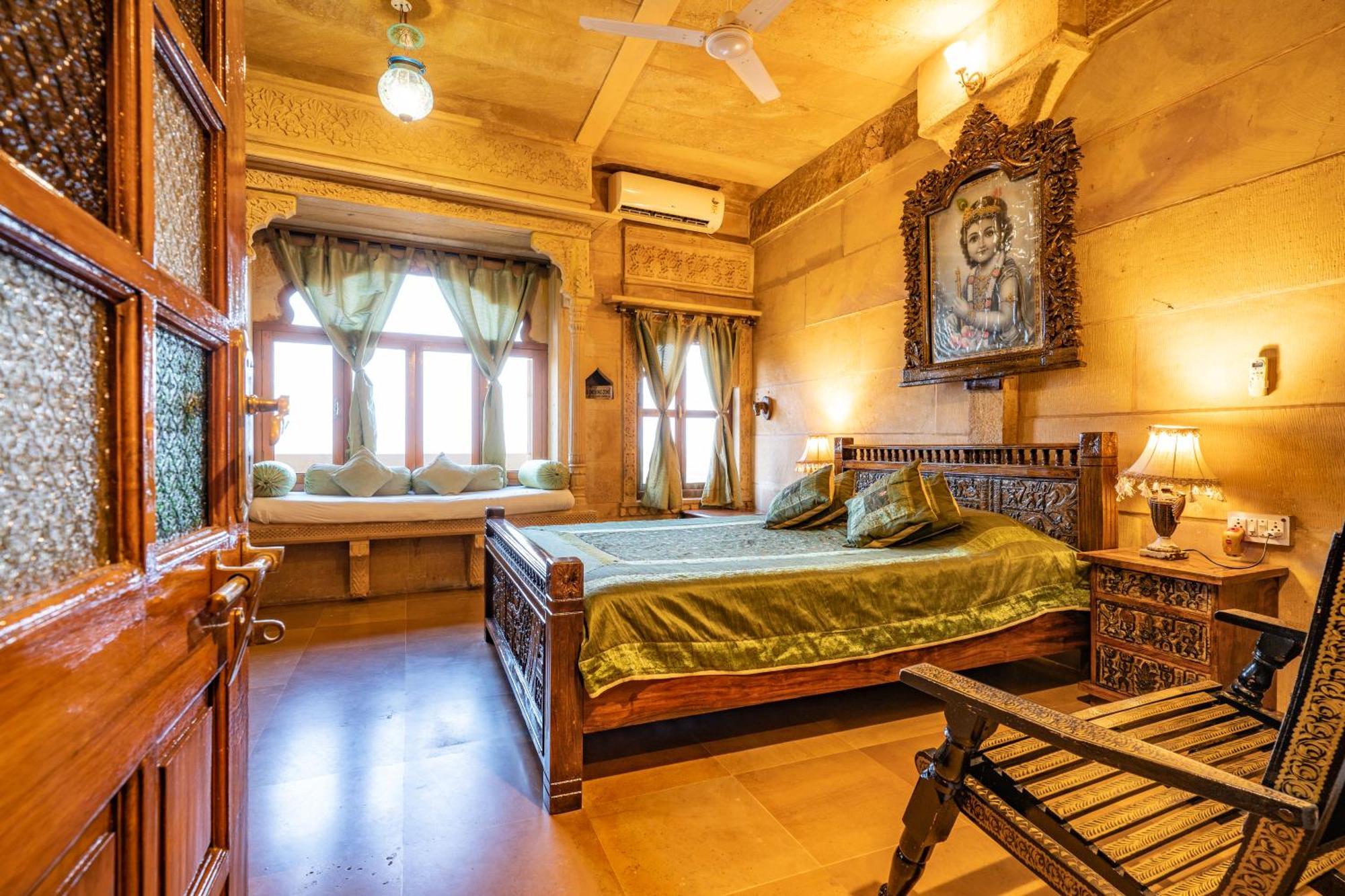 Hotel Garh Jaisal Haveli Jaisalmer Bagian luar foto