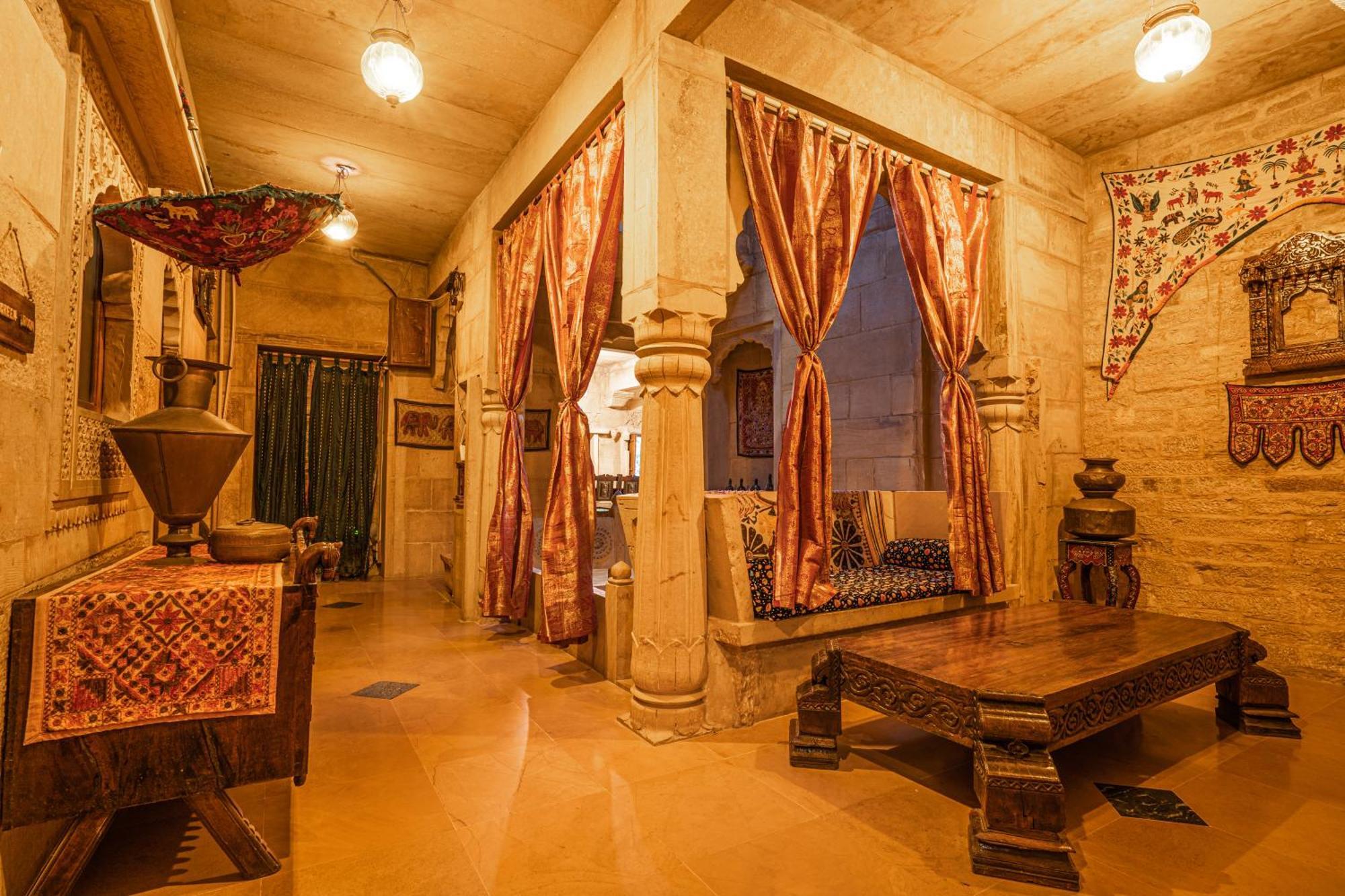 Hotel Garh Jaisal Haveli Jaisalmer Bagian luar foto