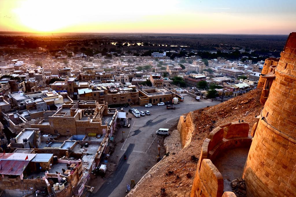Hotel Garh Jaisal Haveli Jaisalmer Bagian luar foto